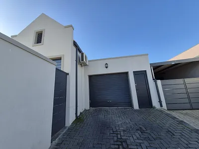 3 Bedroom House For Sale in Worcester - Mnzu.webp