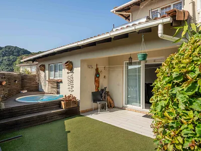 3 Bedroom Townhouse For Sale in Amanzimtoti - qlKe.webp