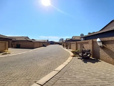 3 Bedroom Townhouse For Sale in Potchefstroom - hKsZ.webp