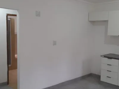 1 Bedroom House To Rent in Queensburgh - FfWh.webp