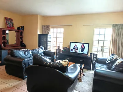 2 Bedroom Apartment For Sale in Brakpan - NKTn.webp