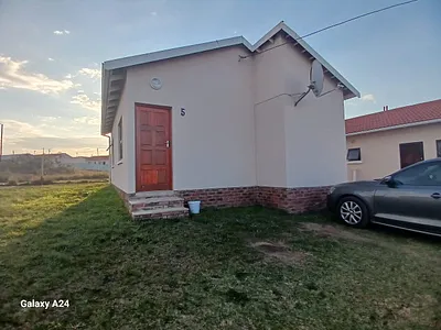 2 Bedroom House For Sale in East London - NceX.webp