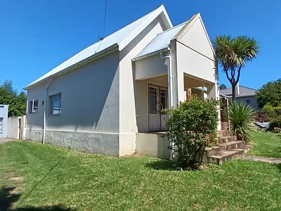 4 Bedroom House For Sale in East London - img
