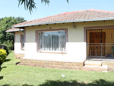 4 Bedroom House For Sale in Alberton - WL4z.webp