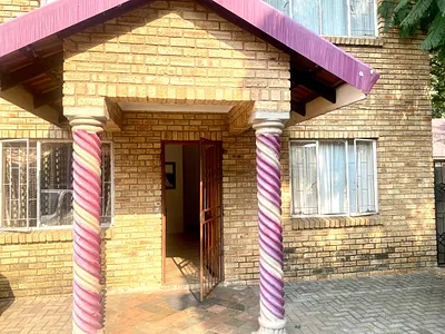 2 Bedroom Apartment For Sale in Bo-dorp, Rustenburg - xYVQ.webp