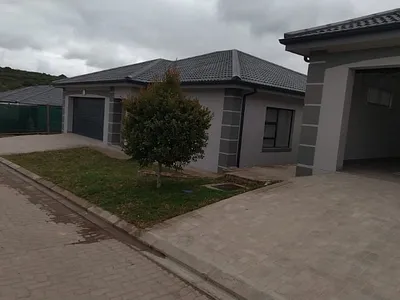 3 Bedroom Townhouse To Rent in Groot Brakrivier - eG2w.webp