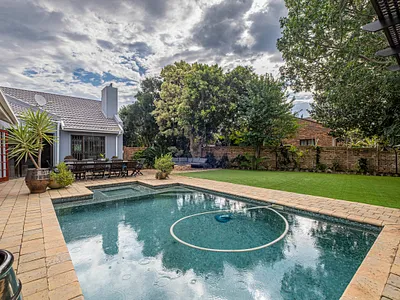5 Bedroom House For Sale in Port Elizabeth - c0UJ.webp