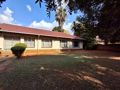 3 Bedroom House For Sale in Akasia - 3gNb.webp