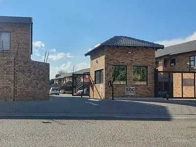 3 Bedroom Townhouse For Sale in Germiston - fPf0.webp