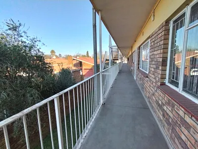 2 Bedroom Apartment For Sale in Vanderbijlpark - NqdK.webp
