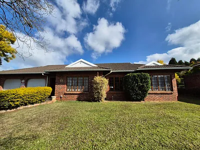 3 Bedroom Townhouse For Sale in Hilton - 4uuB.webp