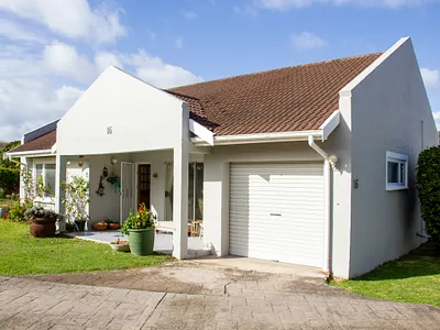 2 Bedroom Townhouse For Sale in Port Alfred - MuIV.webp
