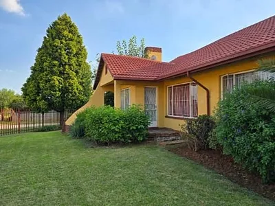 3 Bedroom House For Sale in Germiston - aVBp.webp