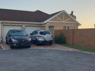 3 Bedroom Townhouse To Rent in Port Elizabeth - img
