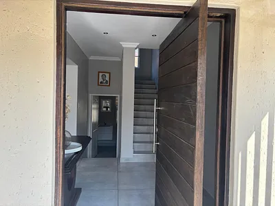 3 Bedroom Townhouse For Sale in Edenvale - Pr11.webp