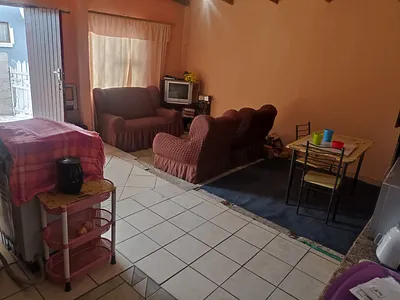 2 Bedroom House For Sale in Mossel Bay - TPyd.webp