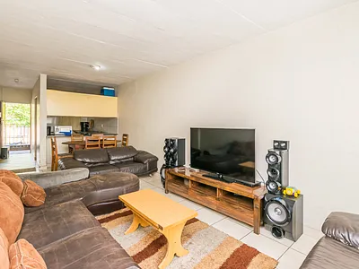 2 Bedroom Apartment For Sale in Centurion - oiWr.webp