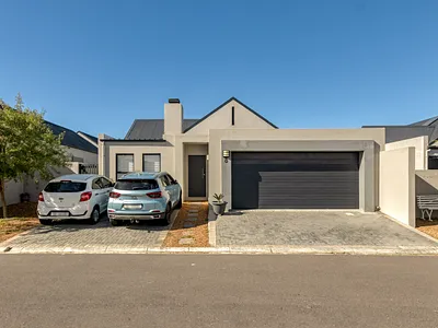 3 Bedroom House For Sale in Stellenbosch - LQnn.webp