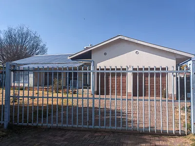 3 Bedroom House For Sale in Parys - cixO.webp