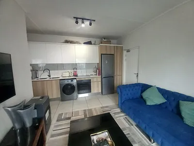 1 Bedroom Apartment To Rent in Blouberg - 7FIj.webp