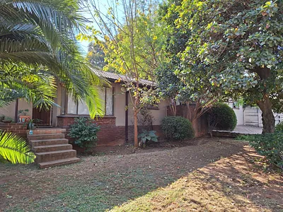3 Bedroom House For Sale in Germiston - IplO.webp