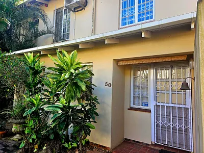 2 Bedroom Townhouse For Sale in Durban - ZzVl.webp