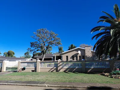3 Bedroom House For Sale in Uitenhage - 1Z4e.webp