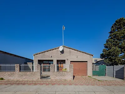 3 Bedroom House For Sale in Blue Downs - UuTY.webp