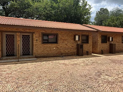 1 Bedroom Apartment To Rent in Klerksdorp - LrSp.webp
