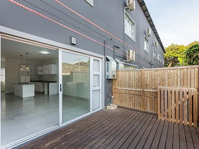 2 Bedroom Apartment For Sale in Durban North - CPU8.webp