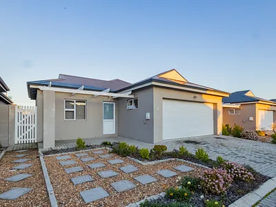 3 Bedroom Townhouse For Sale in Kraaifontein - hOpV.webp