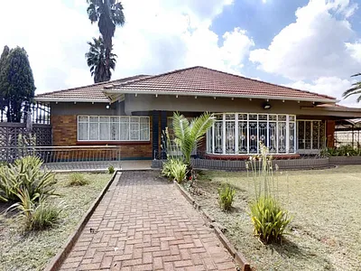 3 Bedroom House For Sale in Germiston - Q0yU.webp