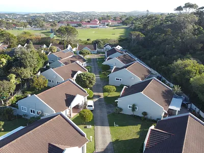 2 Bedroom Townhouse For Sale in Port Alfred - fq1I.webp