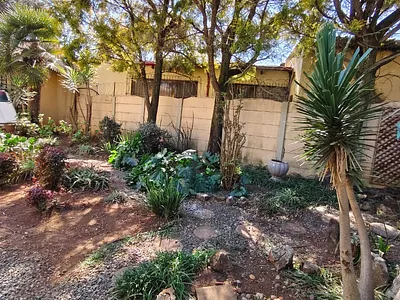 4 Bedroom House For Sale in Springs - tmiE.webp