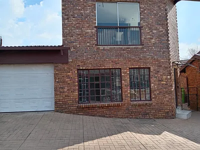 2 Bedroom Apartment To Rent in Johannesburg - tS7B.webp
