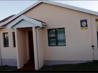 2 Bedroom House To Rent in East London - img