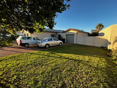 3 Bedroom House For Sale in Worcester - dF2t.webp