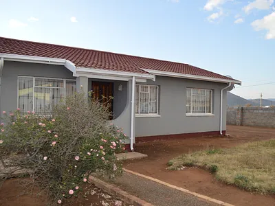 3 Bedroom House For Sale in Queenstown - Ufwh.webp