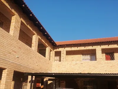 2 Bedroom Apartment For Sale in Rustenburg - n7pS.webp