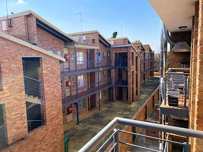 2 Bedroom Apartment For Sale in Potchefstroom - 0Mqy.webp