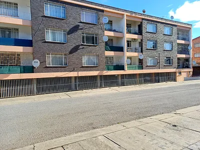 2 Bedroom Apartment For Sale in Uitenhage - 1bPV.webp