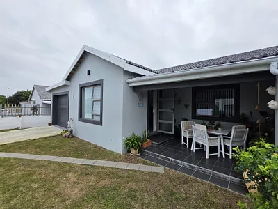 2 Bedroom House For Sale in Wilderness - DJFL.webp