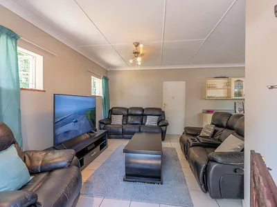 4 Bedroom Townhouse To Rent in Durban - img