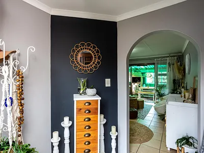 3 Bedroom Townhouse For Sale in East London - img