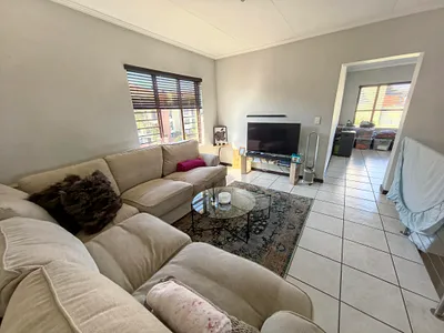 2 Bedroom Apartment For Sale in Sandton - bi6n.webp