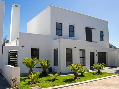 3 Bedroom House For Sale in Somerset West - HctW.webp