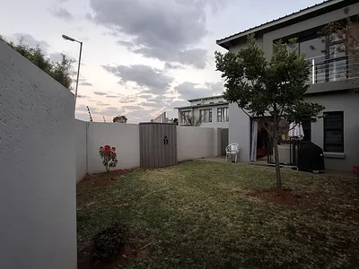 2 Bedroom Apartment For Sale in Pretoria - elJ4.webp