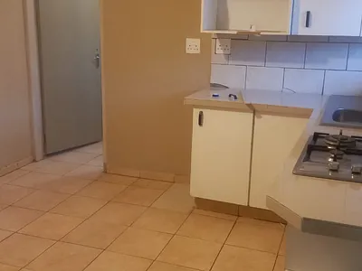 1 Bedroom Apartment To Rent in Johannesburg - Tl7A.webp