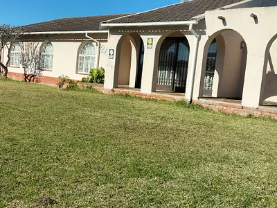 4 Bedroom House To Rent in Port Elizabeth - img