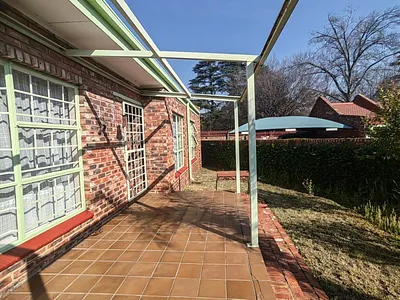 2 Bedroom Townhouse For Sale in Parys - rb8I.webp